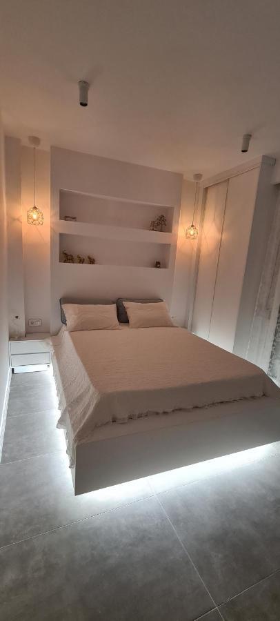 Flat 66 Apartment *